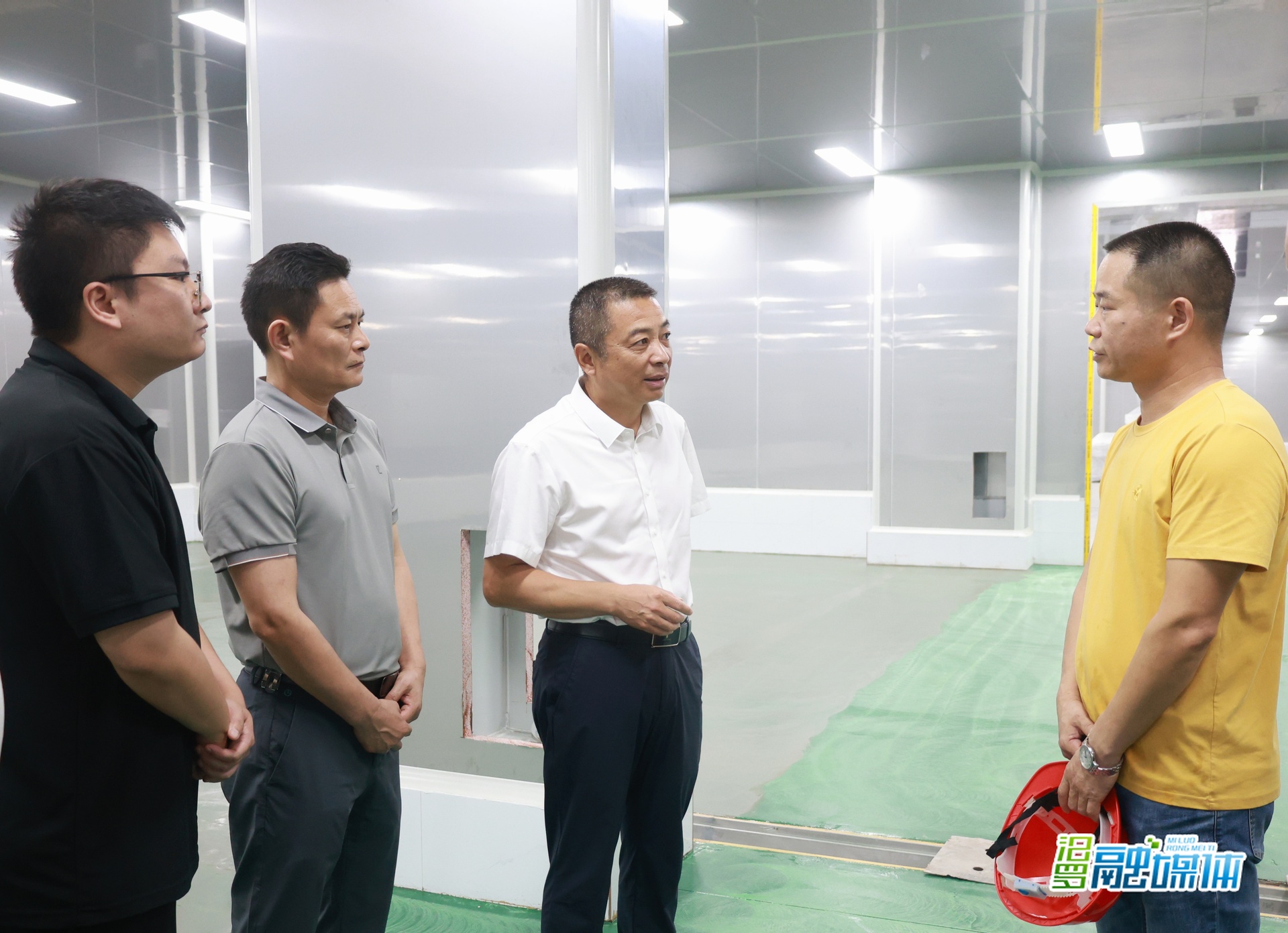 朱平波带队巡河并调研乡镇企业
