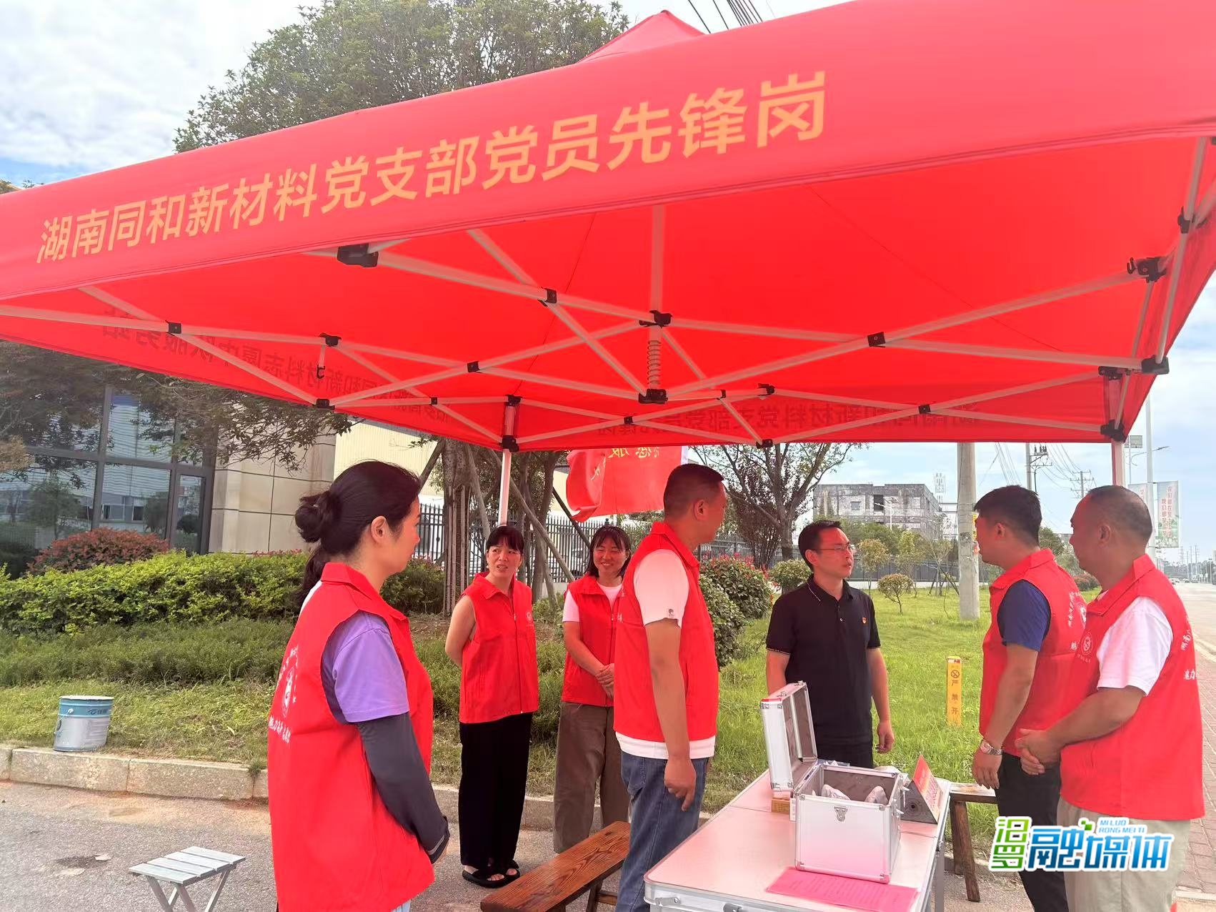 驾校训练路段设立服务站，汨罗高新区这家企业很有爱