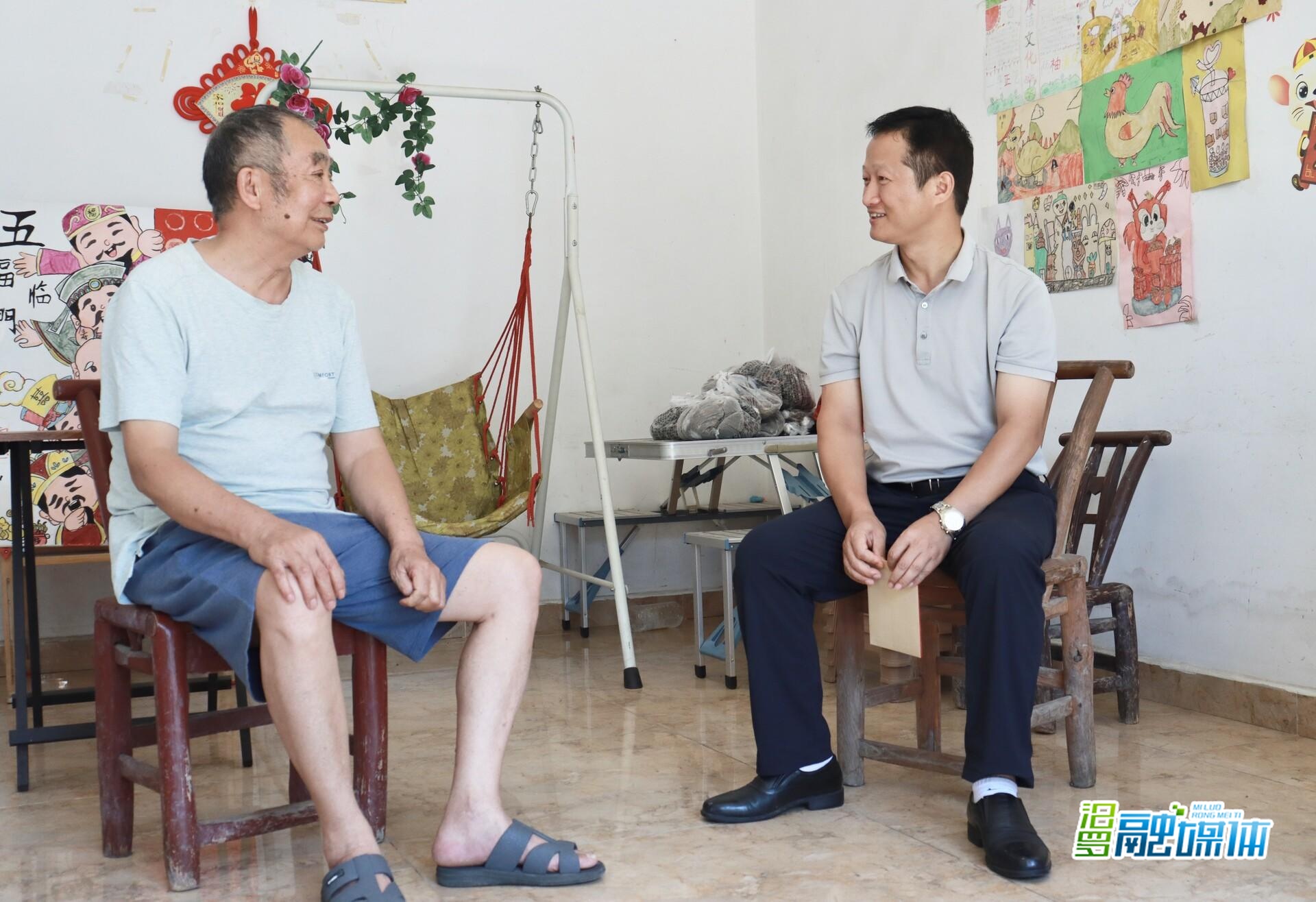 林恒求“七一”前夕走访慰问困难党员并调研重点工作