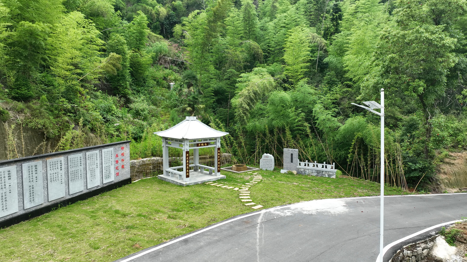 小镇造物志（十六）丨大山深处涌“金泉”！弼时镇白鹤洞村把曾经的“进贡水”送进了千家万户