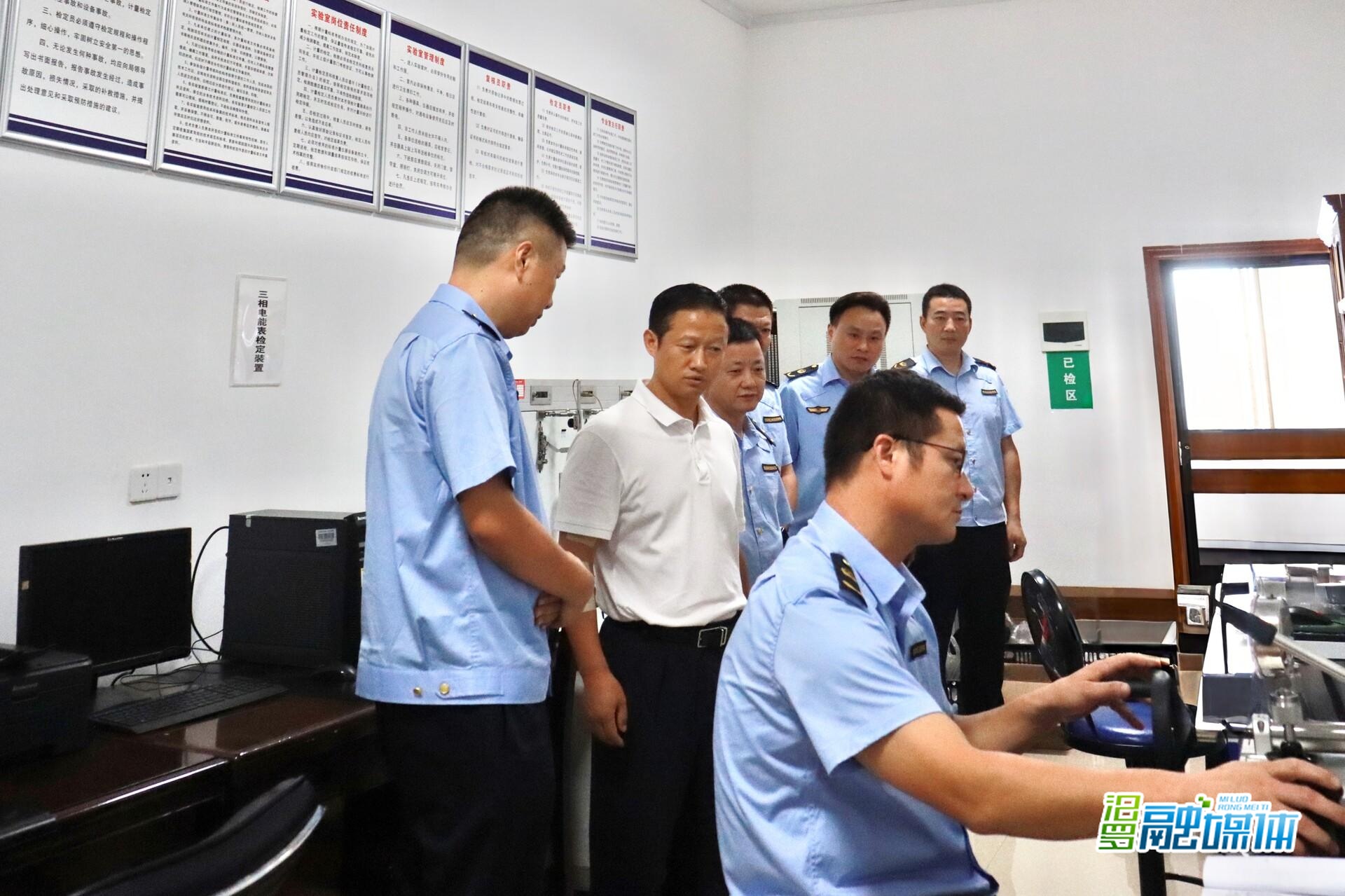 林恒求调研市场监管工作