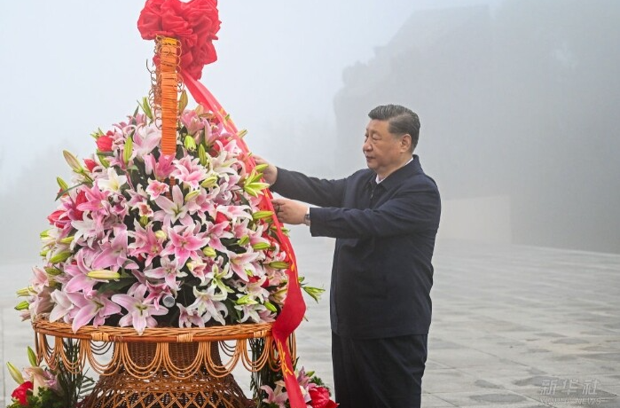 新华图讯｜习近平在山西阳泉市向抗战烈士敬献花篮并参观百团大战纪念馆