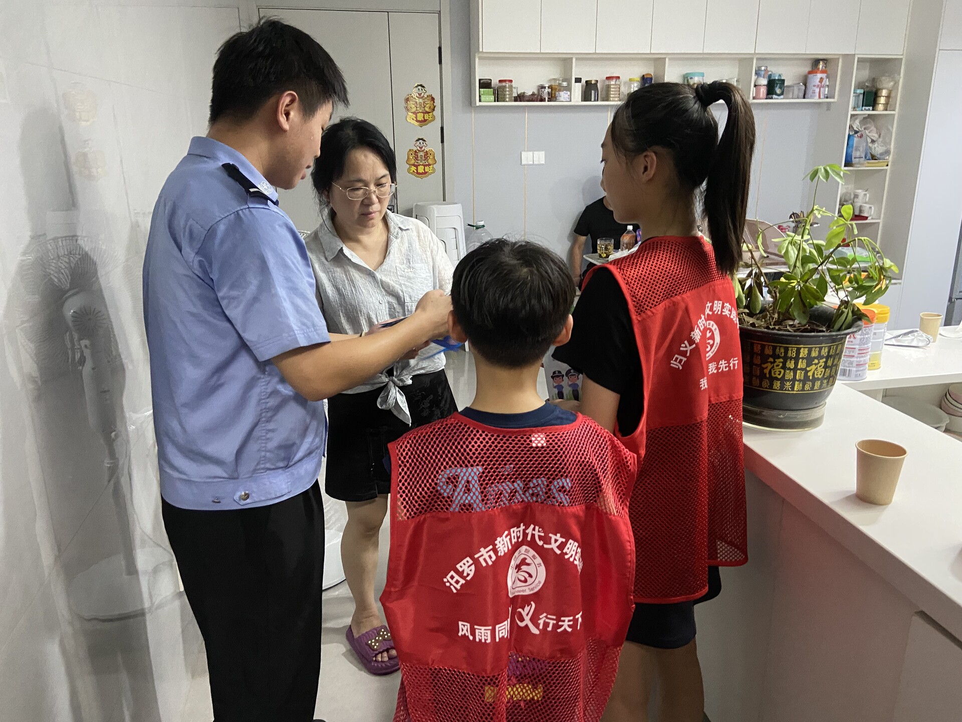 青春力量助反诈 归义街道警民联手护平安
