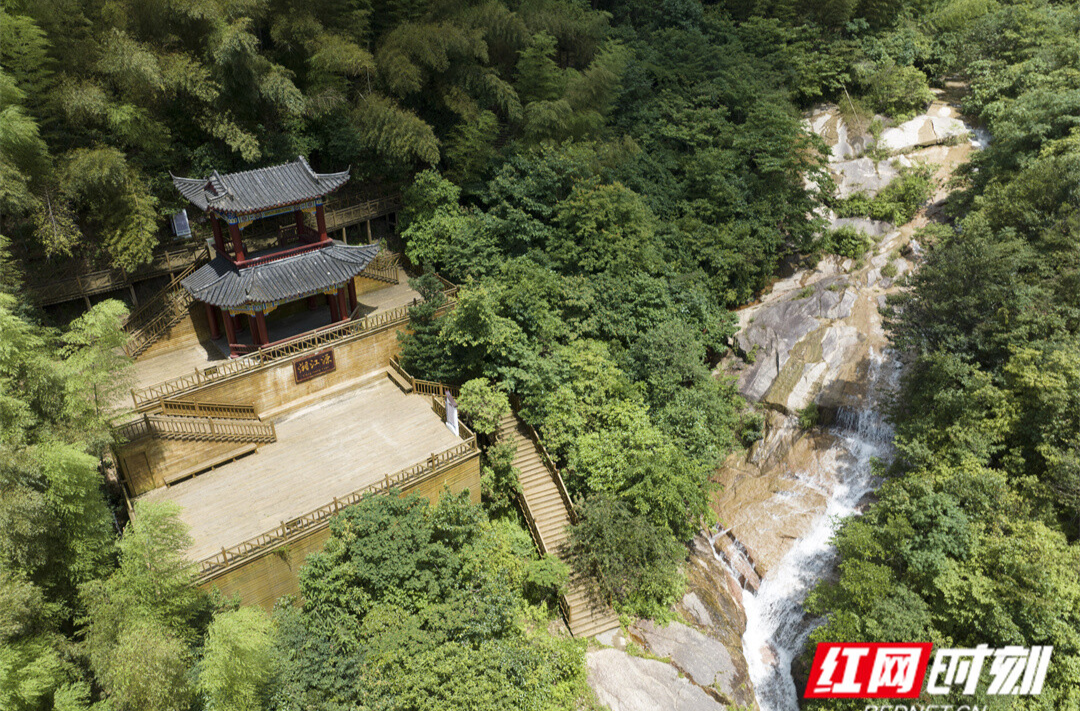 好评中国丨以江为脉以湖为韵，绘就生态文明新画卷