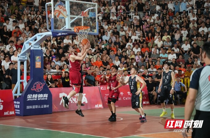 【红网时刻】汨罗“村BA”决赛激情上演，巅峰对决点燃乡村篮球热潮