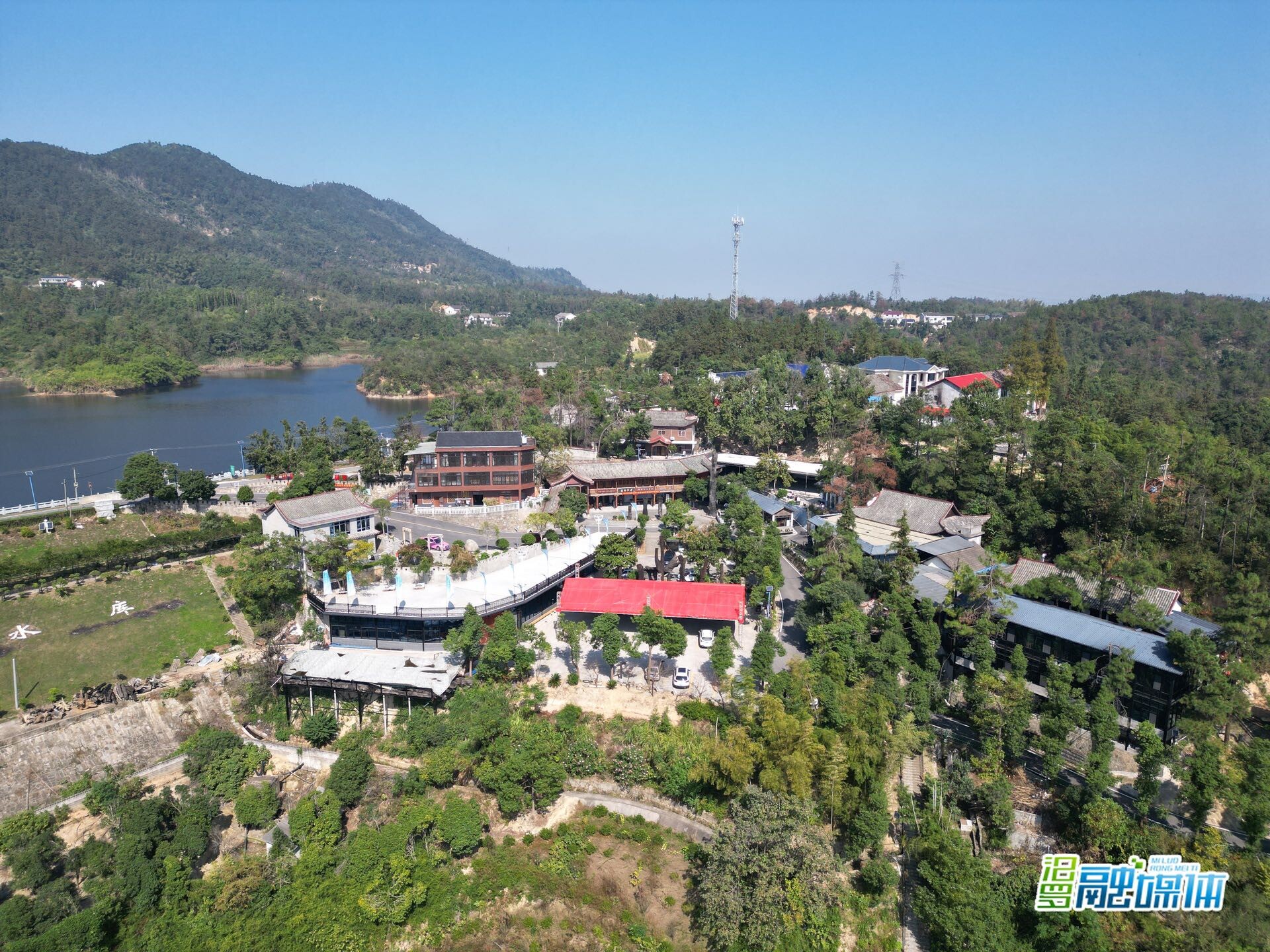 汨罗市神鼎山庄获评2025年省四星级旅游民宿