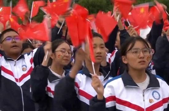 独家视频丨习近平出席西藏自治区成立60周年庆祝大会
