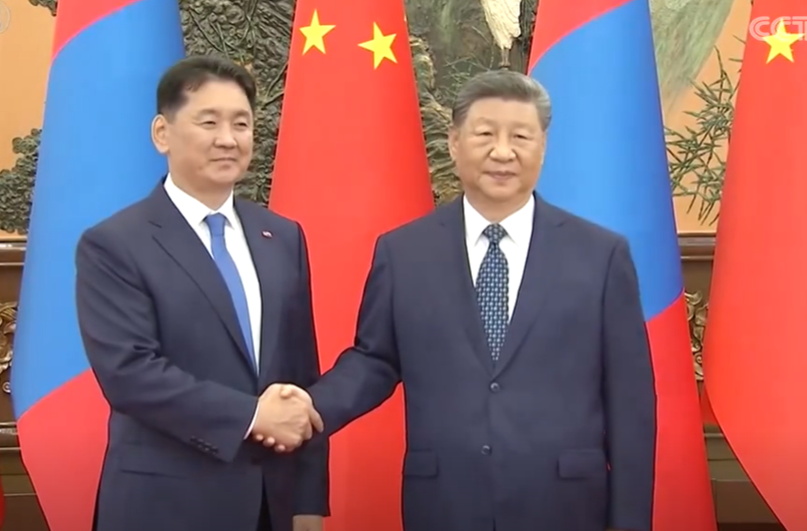 习近平会见蒙古国总统呼日勒苏赫