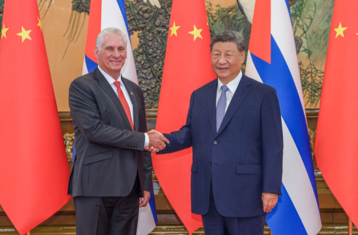 习近平会见古巴共产党中央委员会第一书记、古巴国家主席迪亚斯-卡内尔