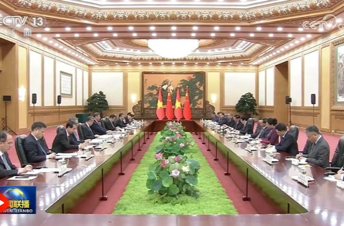 习近平会见越南国家主席梁强