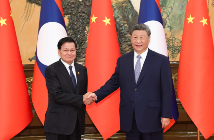 习近平会见老挝人民革命党中央总书记、国家主席通伦