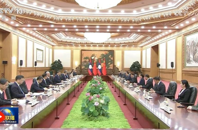 习近平会见老挝人民革命党中央总书记、国家主席通伦