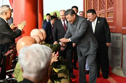 这6位与总书记握手的老战士是谁？