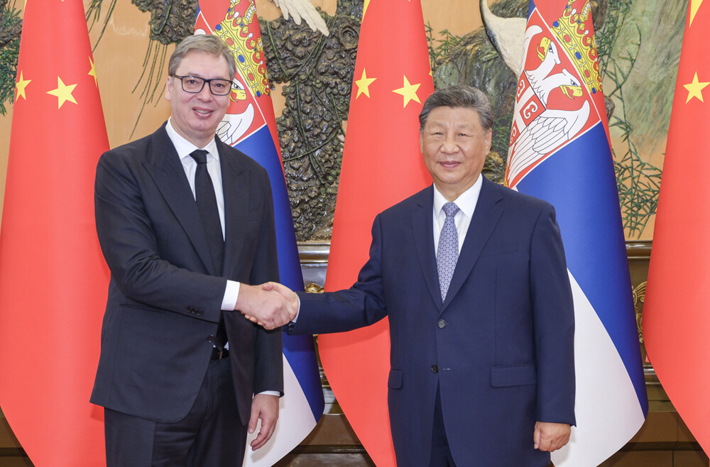 习近平会见塞尔维亚总统武契奇