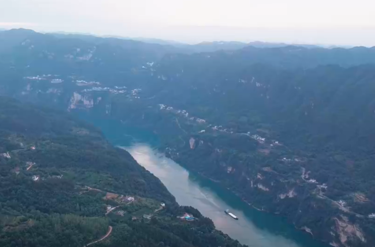 三峡移民村变迁记