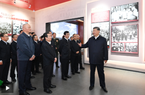 独家视频丨习近平参观新疆维吾尔自治区成立70周年主题成就展