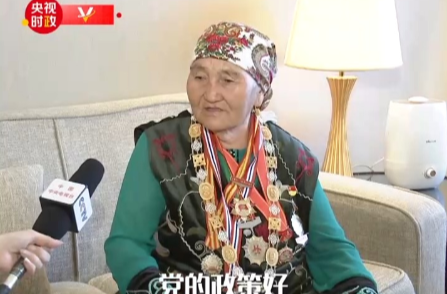 独家视频丨接见现场暖心一幕：这位83岁的“人民楷模”，想对总书记说句心里话