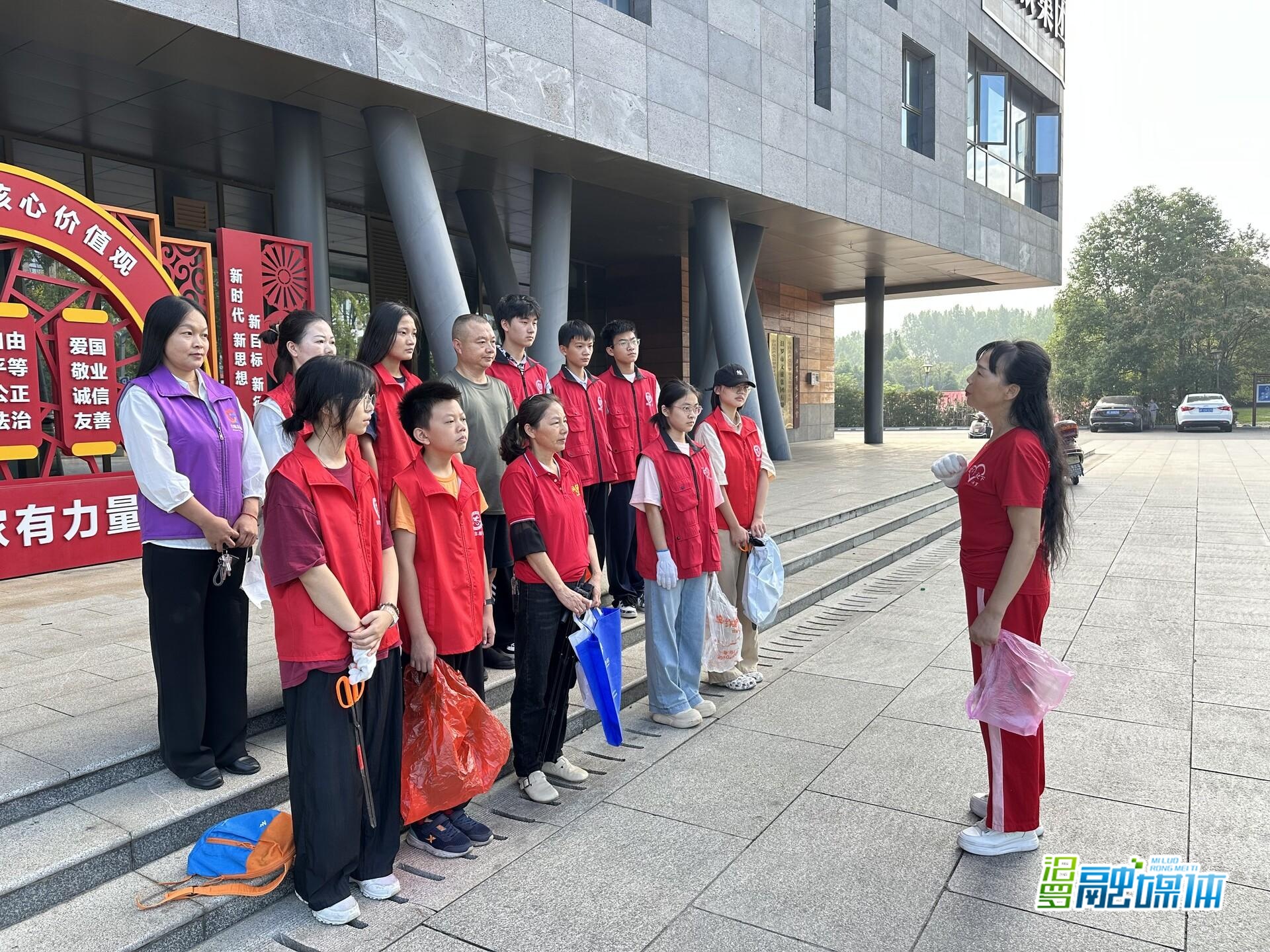 别样国庆！汨罗江畔，学生志愿者假期绘就最美风景