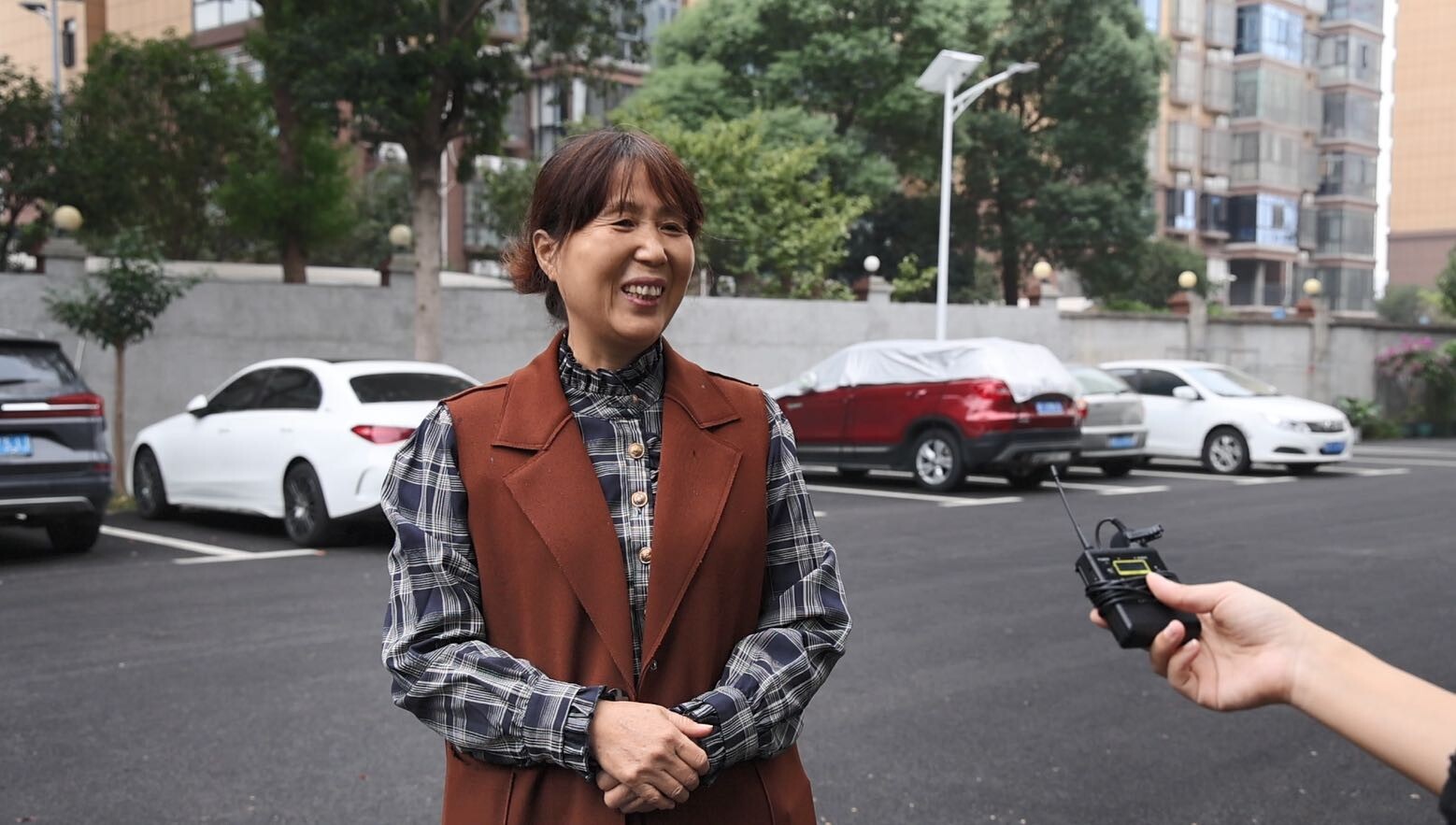 汨罗轧钢厂老旧小区绽新颜，居民送锦旗点赞