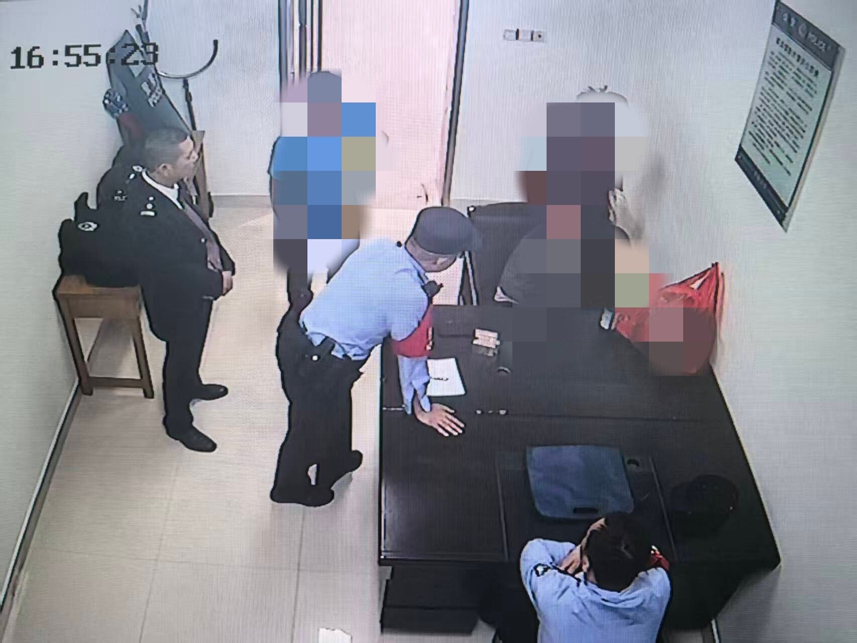 高铁汨罗东站暖心救助，避免一场“见网友”危机