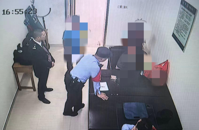 【中国网】高铁汨罗东站暖心救助 避免一场“见网友”危机