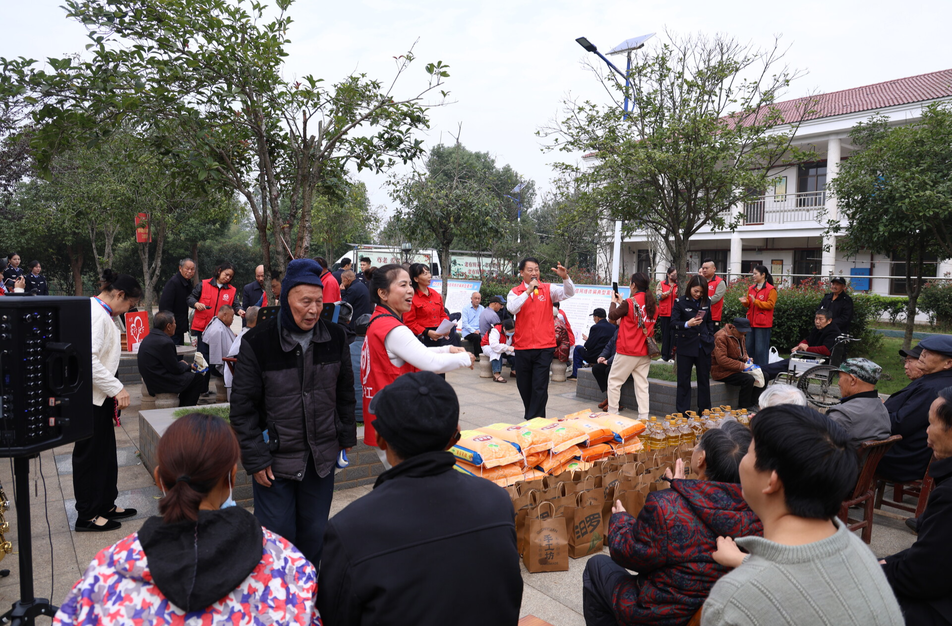 情暖重阳！汨罗多家单位携手送温暖，古培敬老院里欢笑多