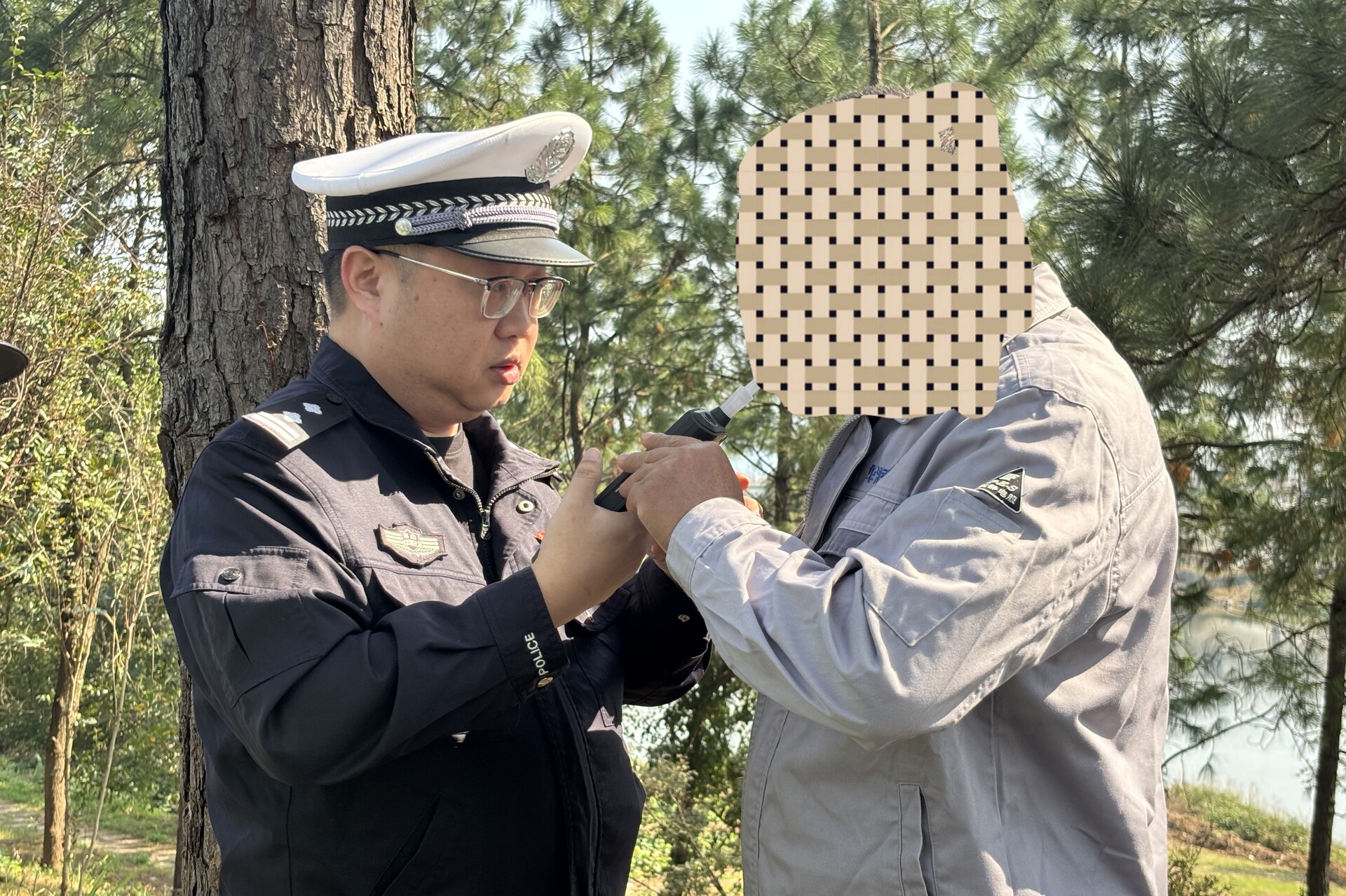 隔夜酒未散仍驾营运车 汨罗交警查获酒驾网约车