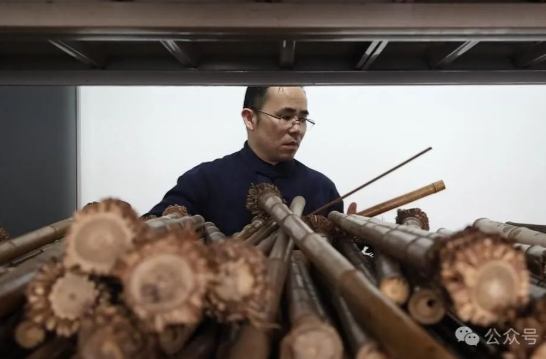 【新湖南】小城新创客⑫｜洞箫匠人李之夫：音乐老师做起了“竹”生意