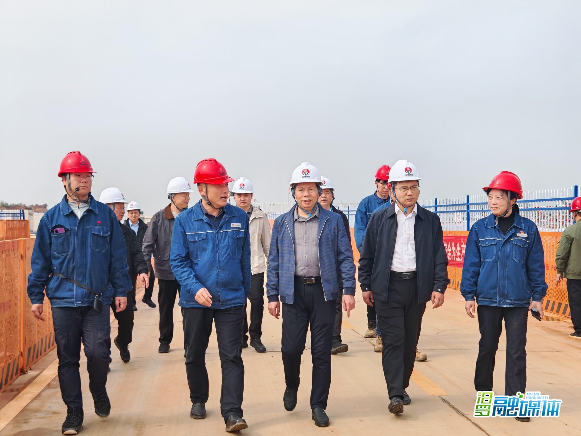 岳阳市人民政府副秘书长陈绍东来汨罗调研重大项目建设