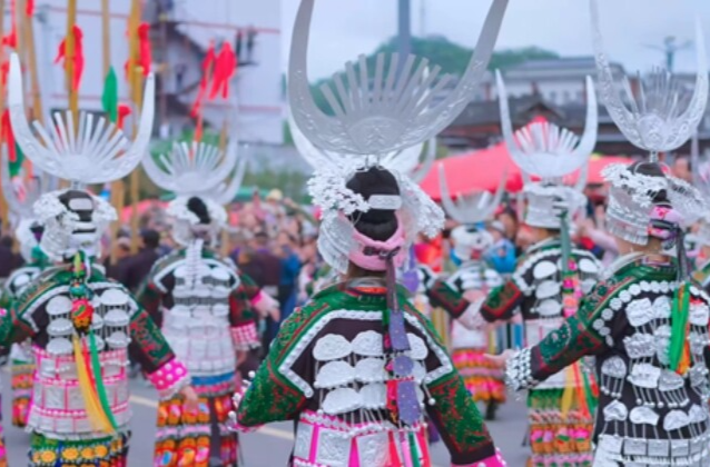 学习·知行丨微视频：习近平情系文艺事业发展