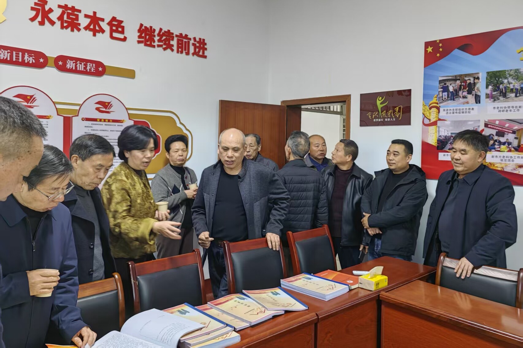 岳阳市离退休干部党支部书记培训班学员到新市街道参观学习