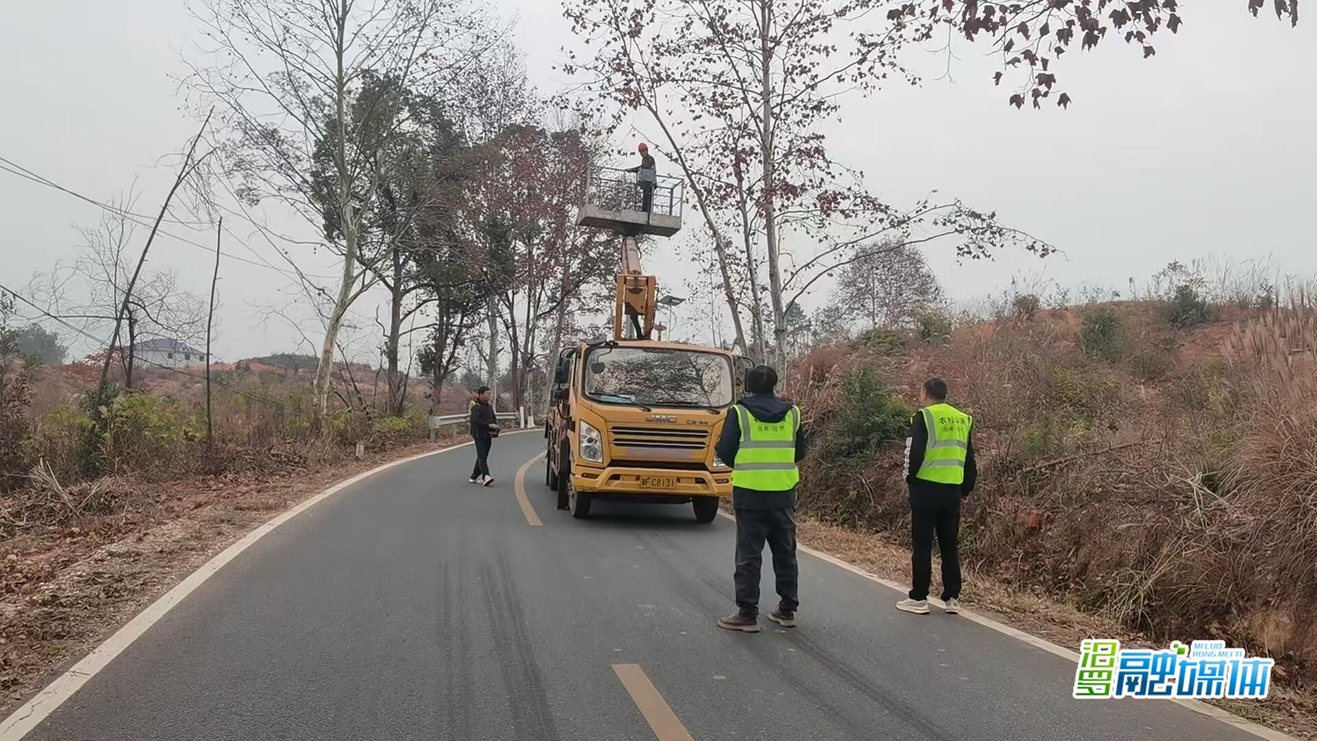 保障冬季安全出行 汨罗开展农村公路专项养护行动