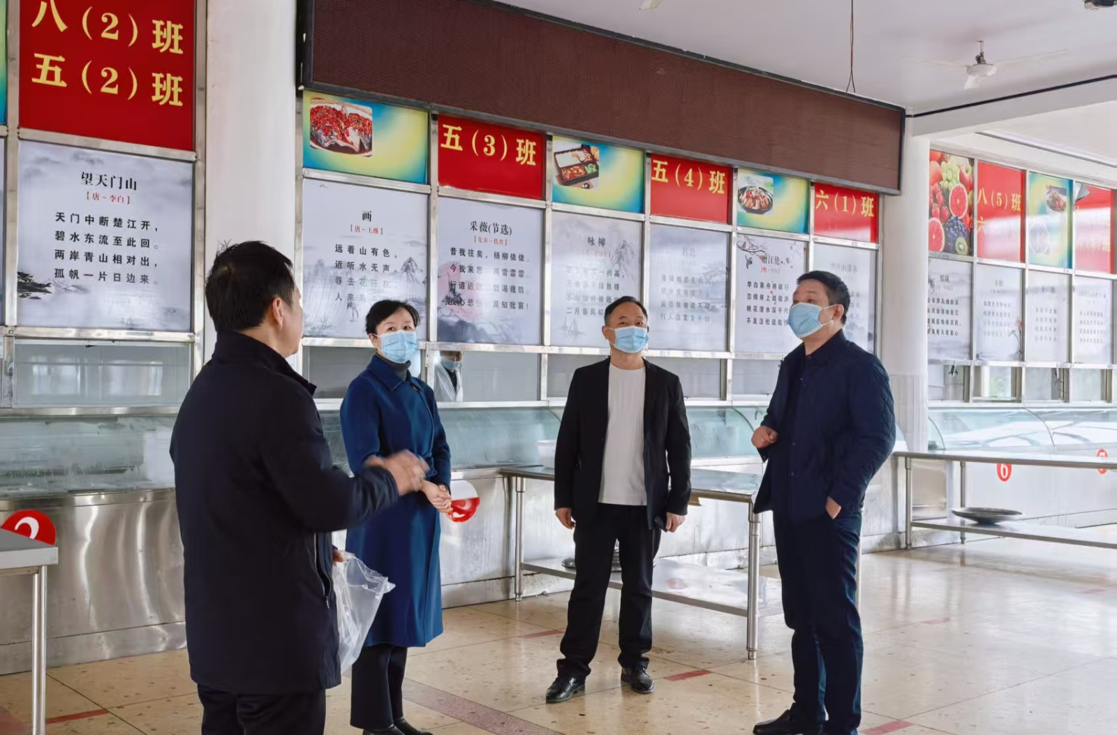 欧明目督导越江学校校园食品安全工作