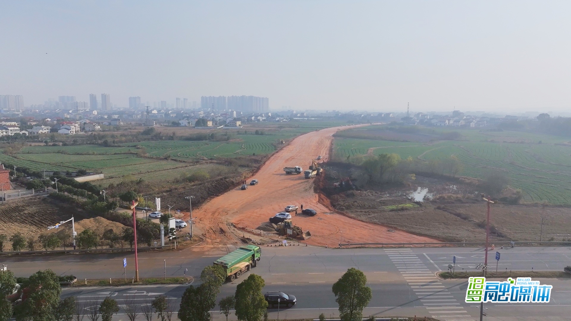 建成后形成城区外围完整闭环！汨罗G536蔡屋章至龙塘段公路加速推进