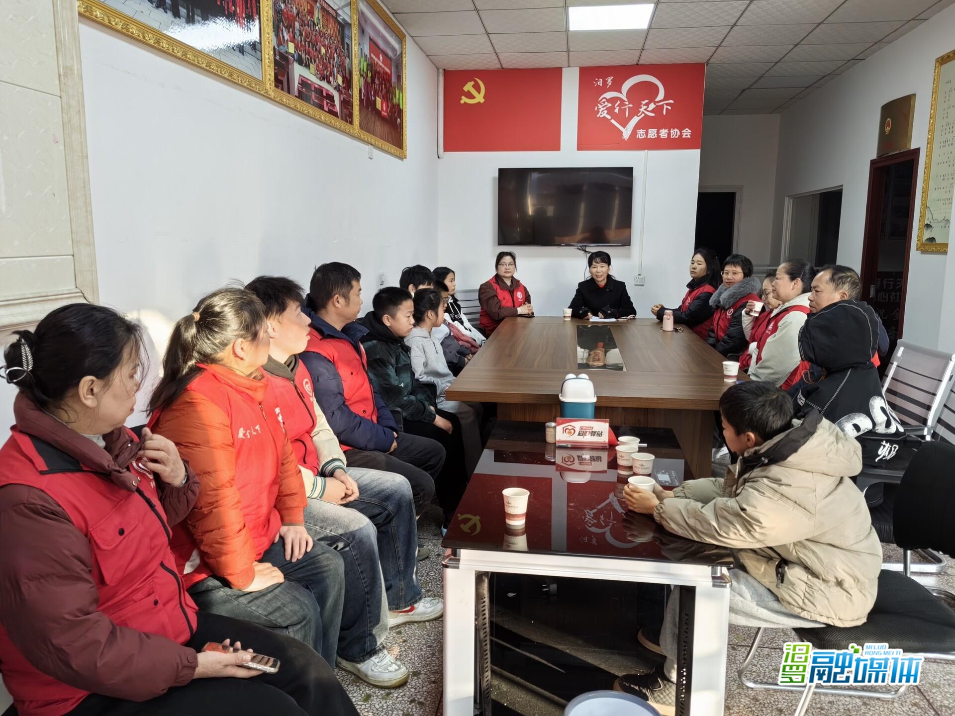 志愿者结对陪伴，汨罗20名留守儿童体验消防研学