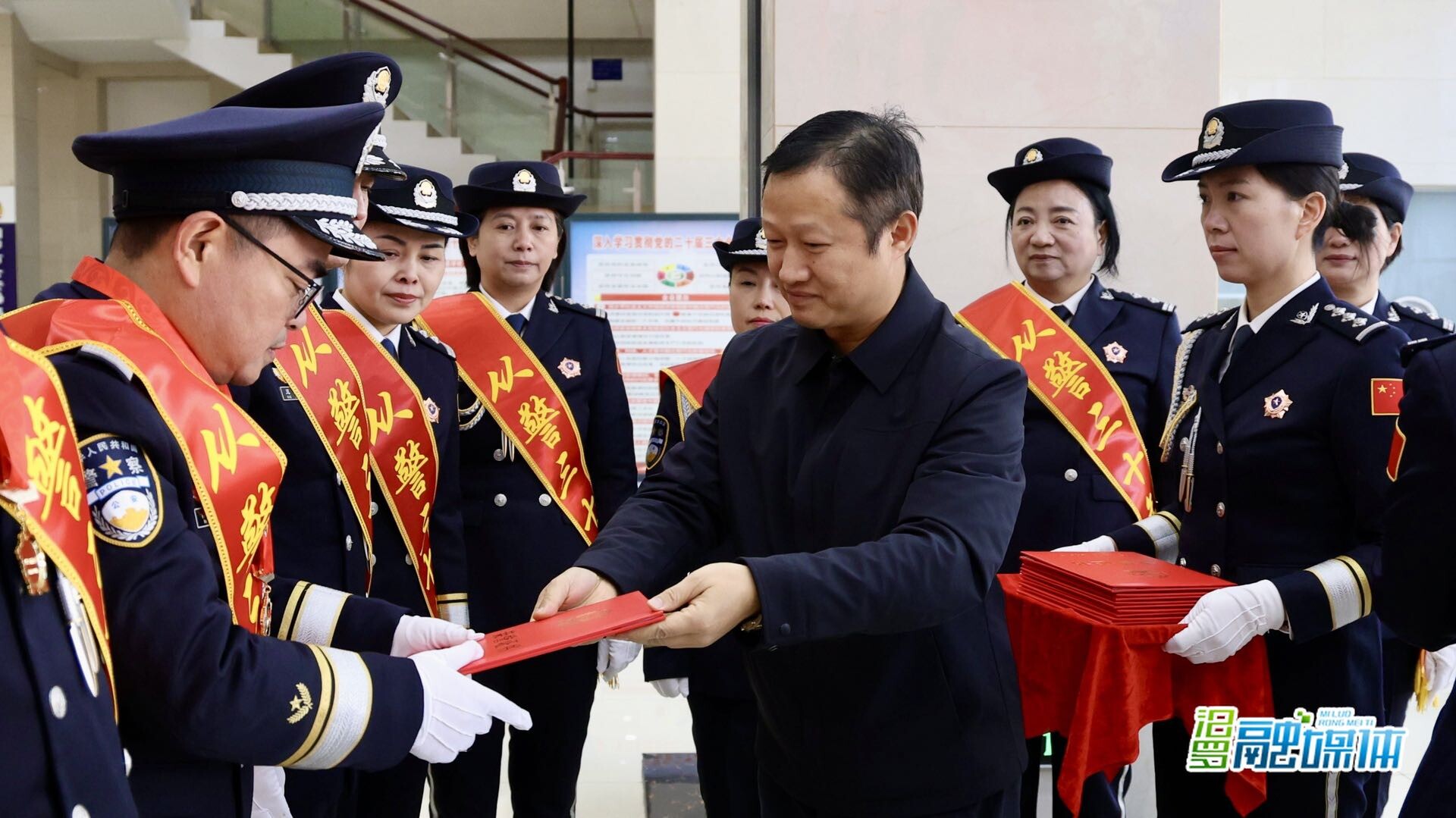 中国人民警察节前夕 林恒求看望慰问公安民警