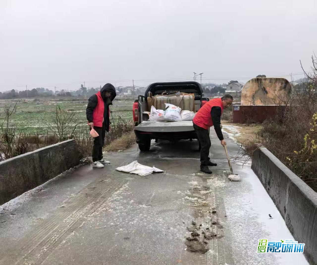 汨罗市古培镇：以雪为令齐上阵，干群同心保畅通