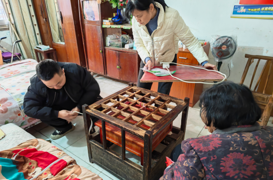 平安到家，满意在心！高泉社区“敲门行动”服务在身边