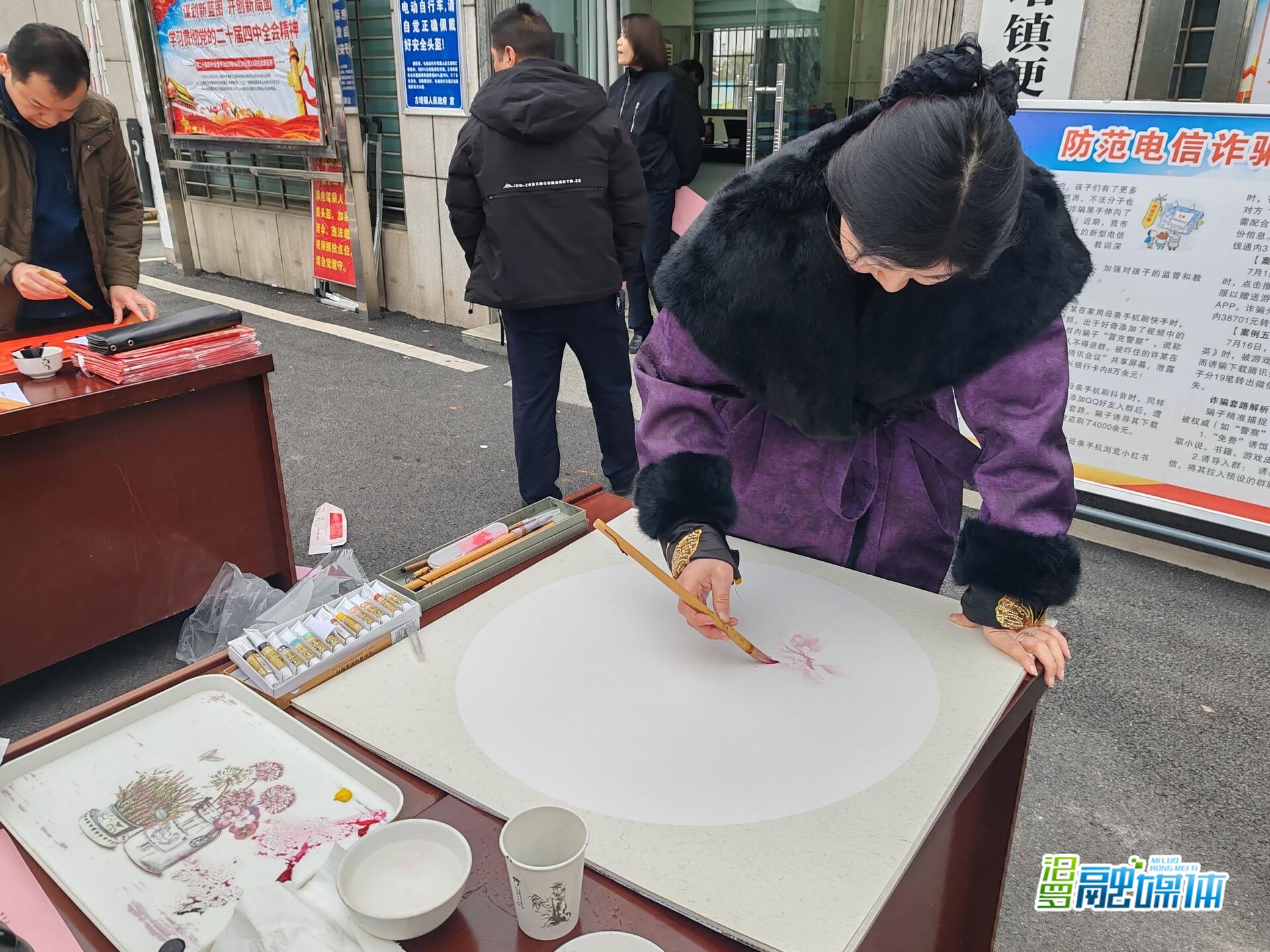 古培镇：笔墨送福贺新年 春联载情暖民心