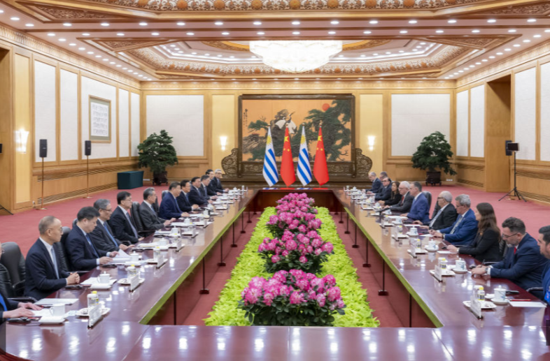 独家视频丨习近平同乌拉圭总统会谈：你是中国人民的好朋友 也是今年首位访华的拉美国家元首