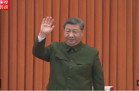独家视频丨习近平春节前夕慰问部队 向全体人民解放军指战员武警部队官兵军队文职人员预备役人员和民兵致以新春祝福