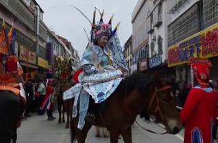【学习强国】百灵丨汨罗：长乐抬阁故事会，鲜衣怒马少年郎！