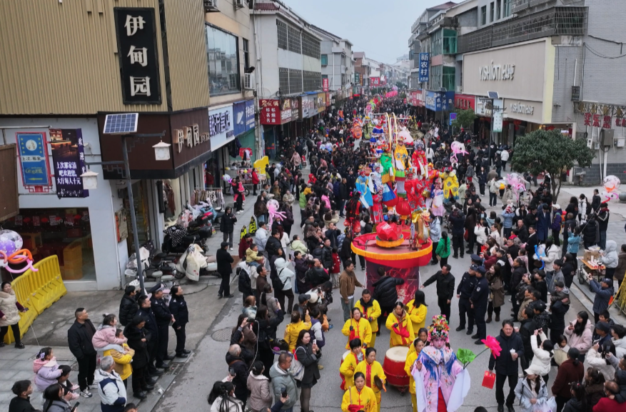 【人民日报】元宵限定！汨罗长乐故事会开演，千年非遗闹嗨全城