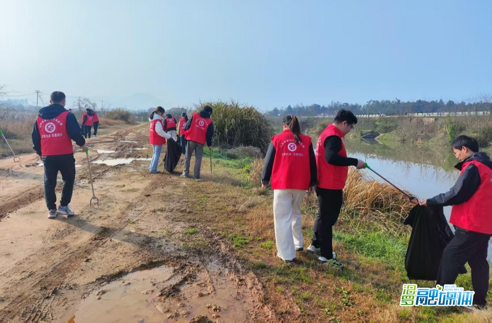 白水镇：一抹“志愿红”守护白水江