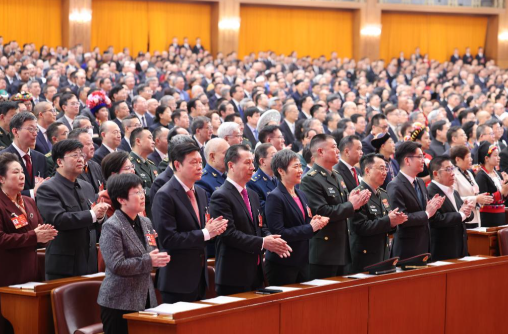 好评中国·两会热评丨推动民营经济须从“根子上”着手