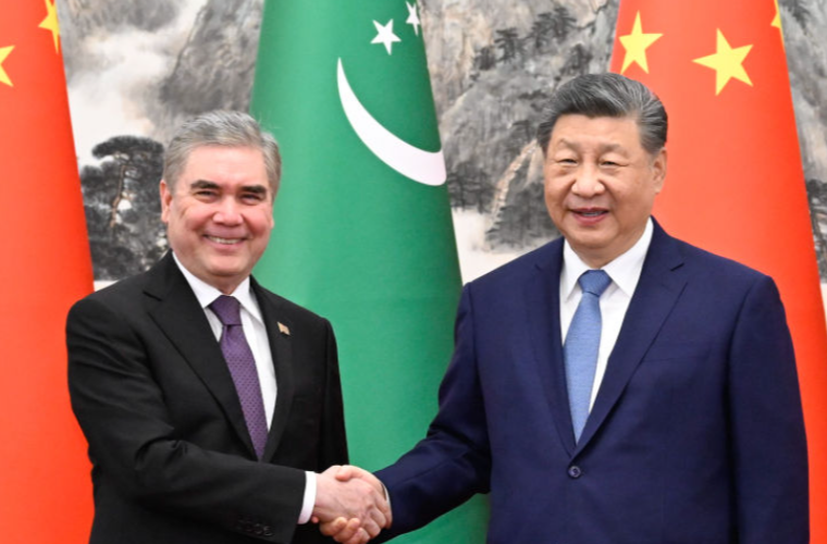 习近平会见土库曼斯坦民族领袖、人民委员会主席别尔德穆哈梅多夫