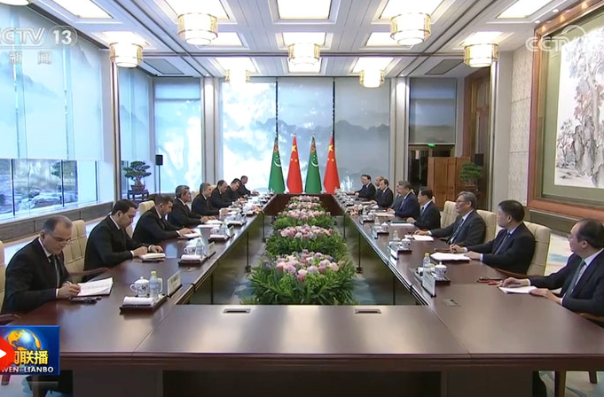 习近平会见土库曼斯坦民族领袖、人民委员会主席别尔德穆哈梅多夫