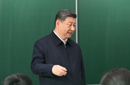 拾光纪·习近平心系雄安小“树苗”