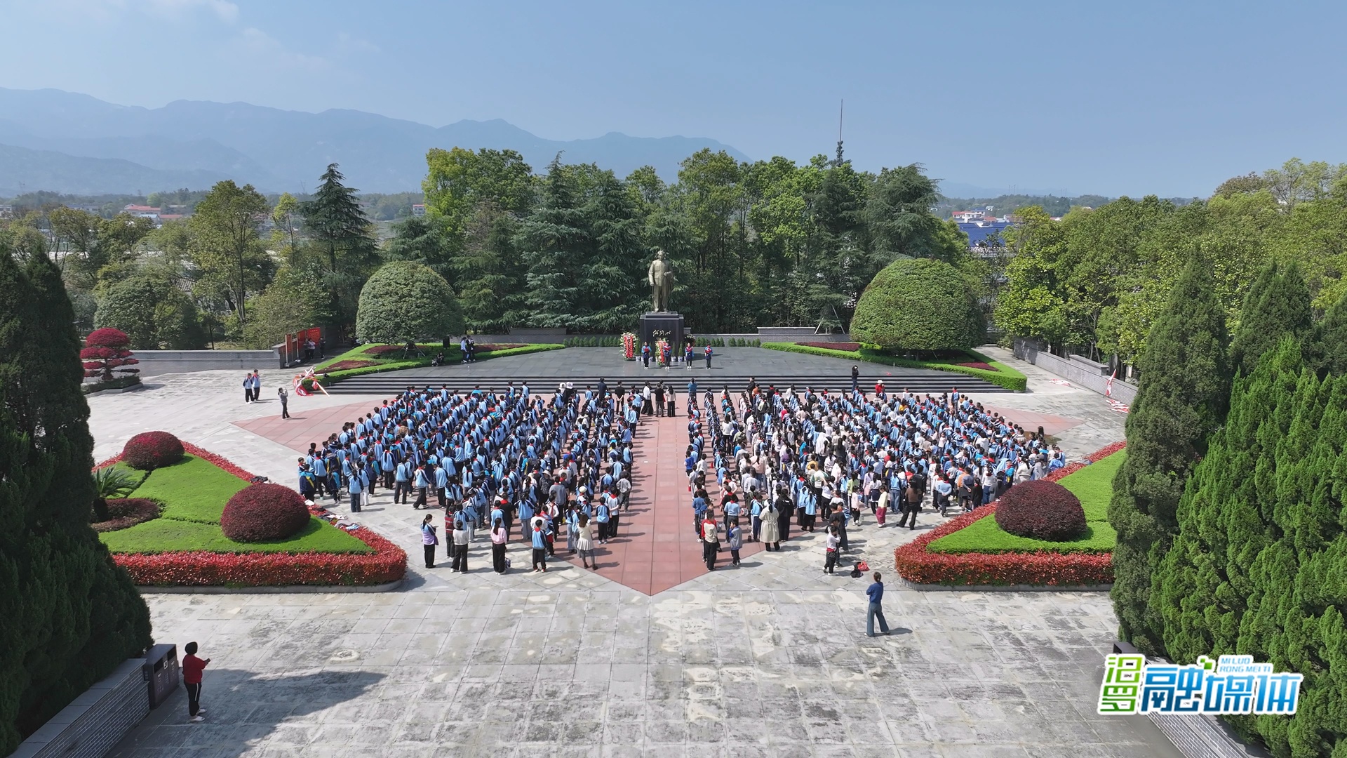 行走的思政课！汨罗600余名师生赴任弼时纪念馆  缅怀开国元勋 传承骆驼精神