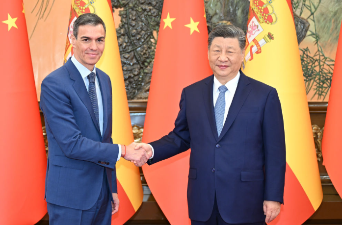习近平会见西班牙首相桑切斯